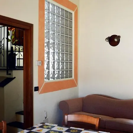 Host4u - Il Geco V, Con Terrazza Vista Mare & Montagne
