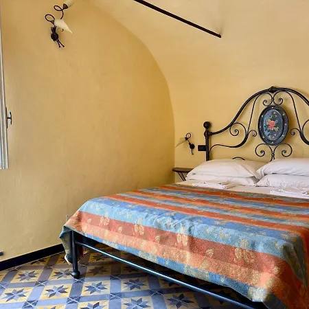 Host4u - Il Geco V, Con Terrazza Vista Mare & Montagne