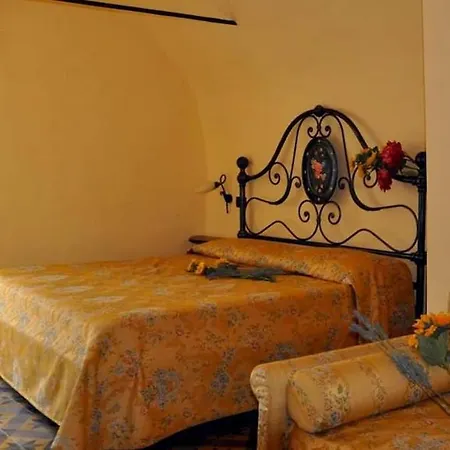 Apartment Agriilgeco V - Loggia Sul Faudo - By Host4u